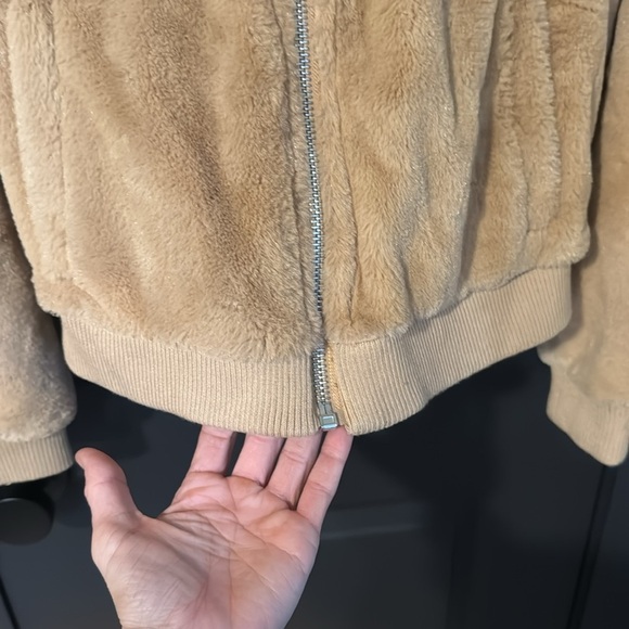 FOREVER 21 Faux Fur bomber jacket Lined Full Zip Pockets Size S - Picture 6 of 8